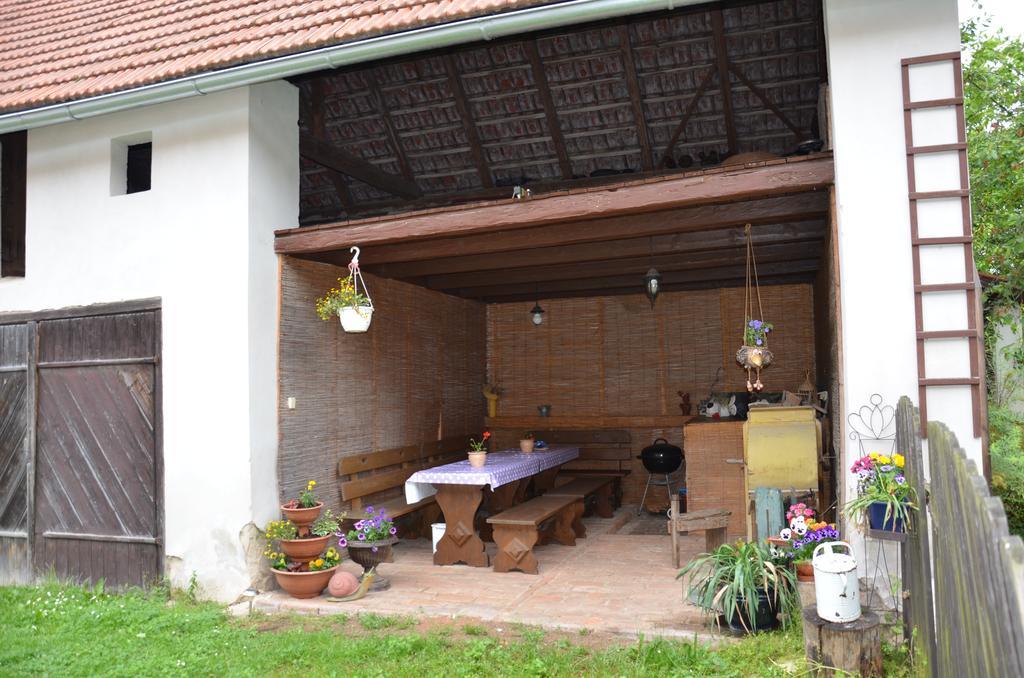 Ubytovani Hrusice Zewnętrze zdjęcie